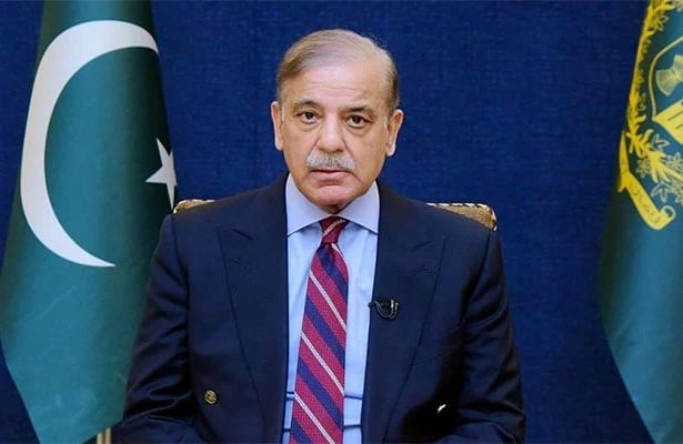 ٹرین کے سفر میں عوام کی سہولت و حفاظت اور ٹریکس کی بروقت مرمت و دیکھ بھال کے لئے اقدامات اٹھائے جائیں، وزیراعظم محمد شہباز شریف