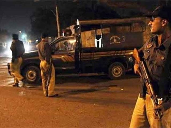نیو کراچی انڈسٹریل ایریا پولیس اور سٹریٹ کریمنلزکے درمیان فائرنگ کا تبادلہ،2ملزمان زخمی حالت میں گرفتار