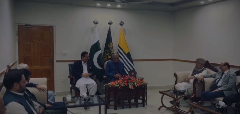 صدر آزاد کشمیر ڈاکٹر محمدنجیب خان سے حریت کانفرنس کےوفد کی ملاقات، مقبوضہ کشمیر کی تازہ صورتحال سمیت مختلف امور پرتفصیلی تبادلہ خیال