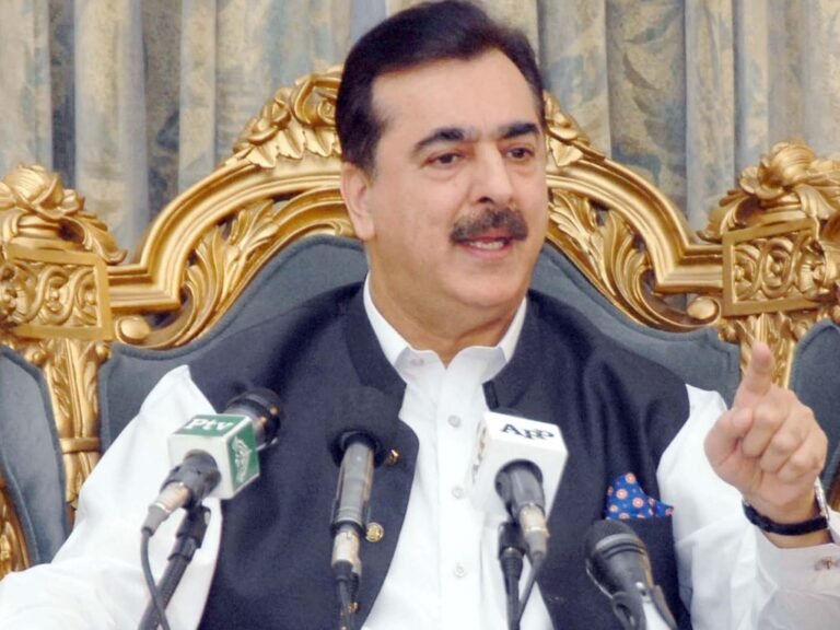 چیئرمین سینیٹ گیلانی کا اساتذہ کو خراجِ تحسین، ملکی مستقبل کی تشکیل میں کردار کو سراہا
