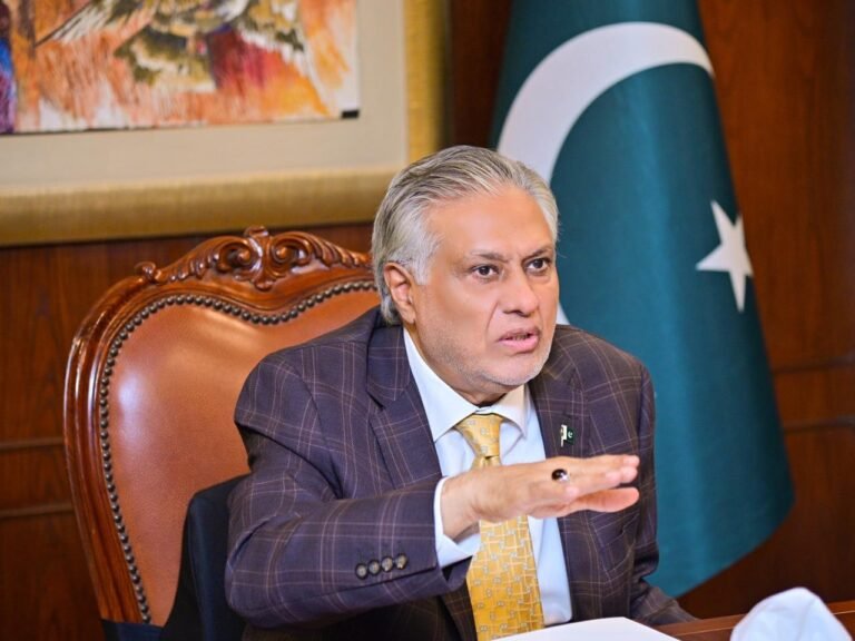 پاکستان اور برطانیہ کا دوطرفہ تعلقات مزید مضبوط بنانے کے عزم کا اعادہ