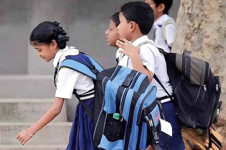 سکول کے بھاری بستے بچوں کی صحت پر اثر انداز ، والدین کا مسئلہ کے حل کا مطالبہ