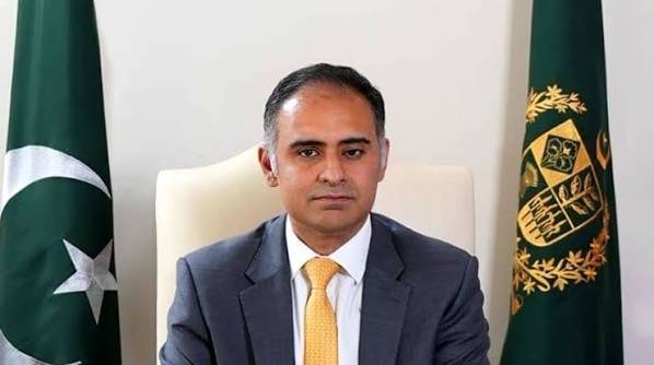 وزیر مملکت بلال اظہر کیانی کی ایف بی آر افسران کو تاجر نمائندوں کے ساتھ مل کر آسان ٹیکس سکیم سے متعلق دکانداروں کو آگاہ کرنے کی ہدایت
