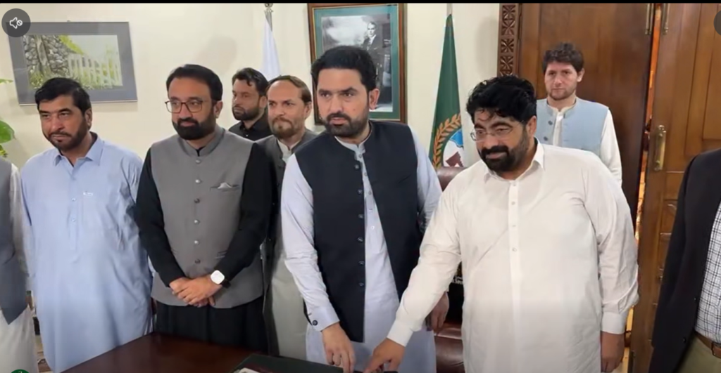 وزیراعلیٰ خیبرپختونخوا نے ای فرد پورٹل اور ڈیجیٹل پبلک فیڈ بیک نظام کا اجرا کردیا