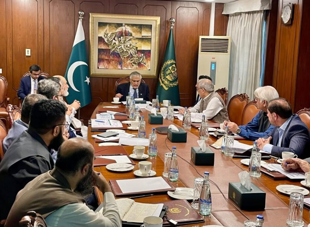 نائب وزیر اعظم  محمد اسحاق ڈار  کی زیر صدارت   ایس ایس جی سی ایل   کے گیس کے غیر حساب شدہ نقصانا ت  کے  معاملے پر اعلیٰ سطحی  کمیٹی کا اجلاس، توانائی کے تحفظ اور  کمپنی کی   عملی  و مالیاتی  پائیداری بحال کرنے کی اہمیت پر زور