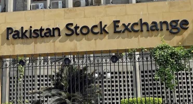 پاکستان سٹاک ایکسچینج میں ابتدائی سیشن کے دوران مندی کا رجحان،100 انڈیکس میں 869.32 پوائنٹس کمی