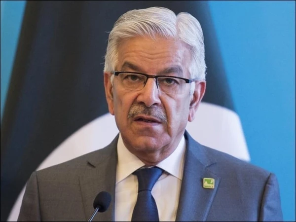 بانی پی ٹی آئی کی جانب سے کالعدم ٹی ٹی پی کو واپس لا کر کے پی میں دوبارہ بسانے کے پیچھے مذموم عزائم کارفرما تھے، خواجہ محمد آصف