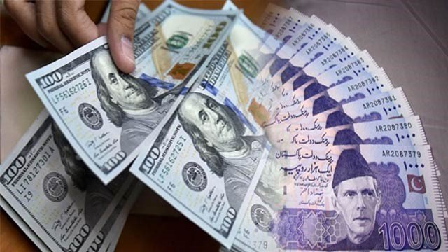 پاکستان کی انٹربینک مارکیٹ میں امریکی ڈالر کے مقابلے میں پاکستانی روپے کی قدر میں اضافہ ریکارڈ
