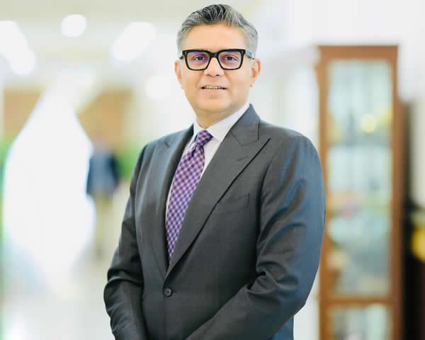 پاکستان کے ہائی کمشنر ٹیپو عثمان کی برطانوی وزیرِ مملکت اسٹیفن ڈاؤٹی سے ملاقات،دوطرفہ اسٹریٹجک شراکت داری مزید مضبوط بنانے کے عزم کا اعادہ
